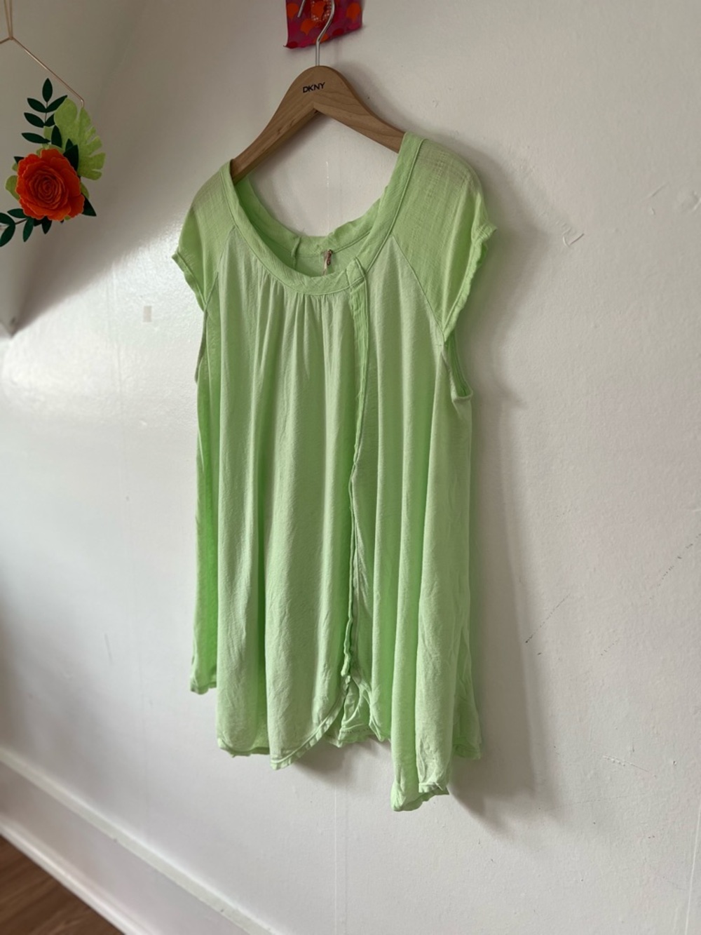 Free People M Cap Sleeve Tunic Asymmetrical hem Lime green swingy silhouette